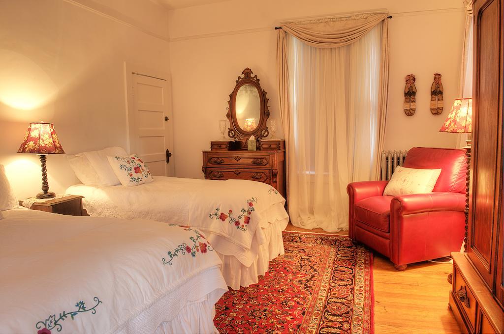 The Jackie O' House Bed And Breakfast Колумбус Экстерьер фото